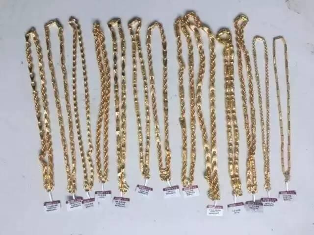 做过明星替身与洪金宝演过戏 如今抢金店被抓