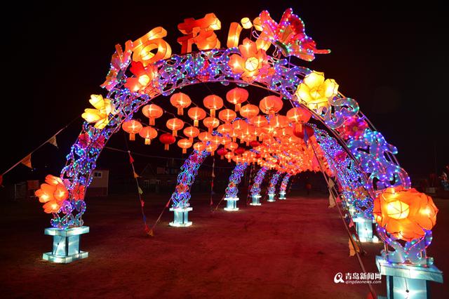 组图:羊毛沟花灯美食节抢先看 二龙戏珠长60米