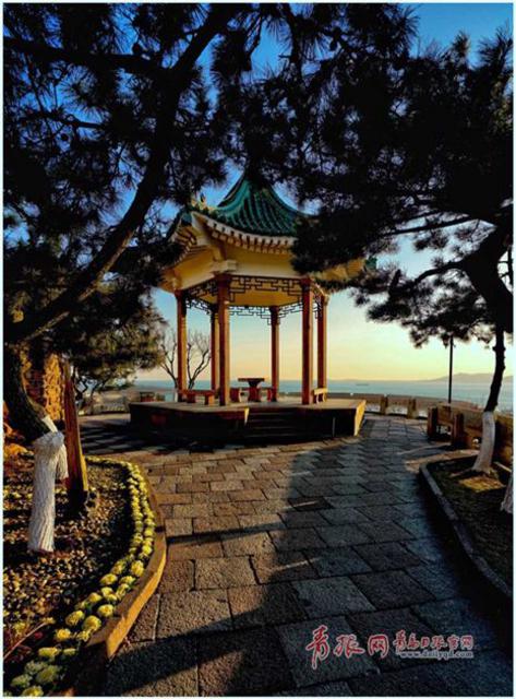 青岛这处亭阁黄昏景色如画