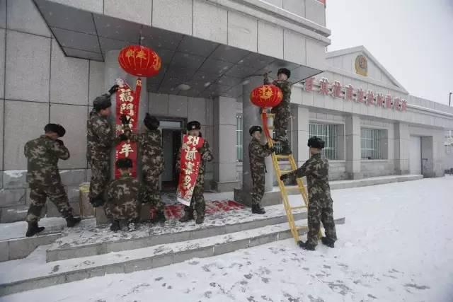 在国境西线过年的边防官兵：离家最远 离星星最近