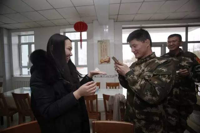 在国境西线过年的边防官兵：离家最远 离星星最近