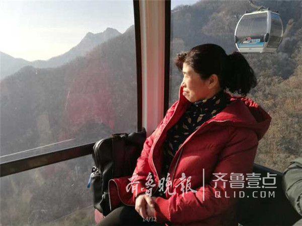 人在哪，家就在哪！青岛最美母亲赴军营陪儿过年