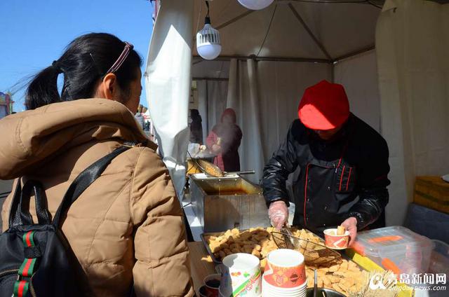 金沙滩啤酒城美食节开幕 国内外美食亮相