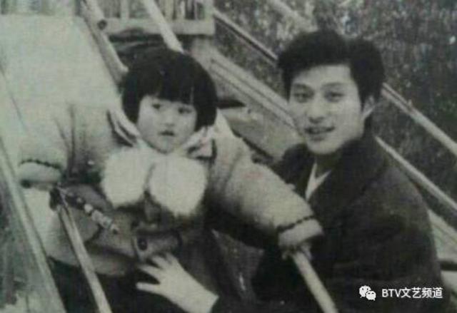 组图:网友在青偶遇范冰冰一家 女神爸爸火了 组图:网友在青偶遇范冰冰一家 女神爸爸火了