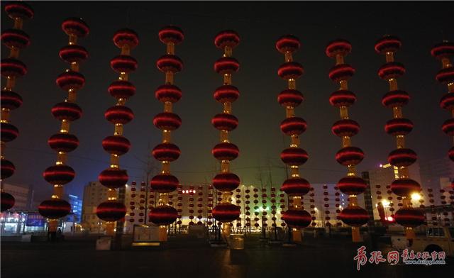 夜半启程 实拍凌晨三点半的春运火车站