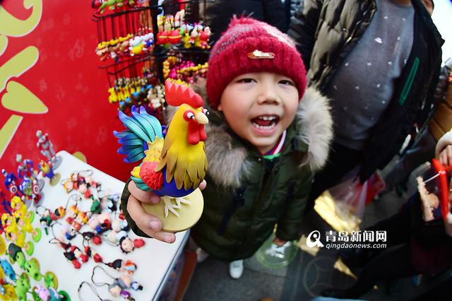 实拍糖球会的鸡年元素 鸡形发卡美美哒