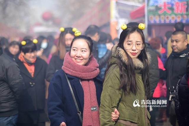 实拍糖球会的鸡年元素 鸡形发卡美美哒