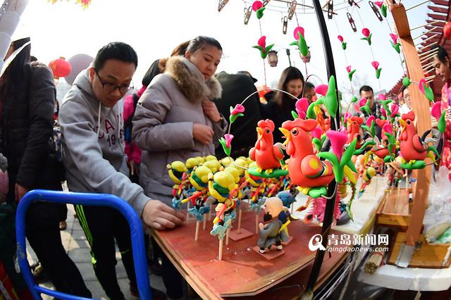 实拍糖球会的鸡年元素 鸡形发卡美美哒