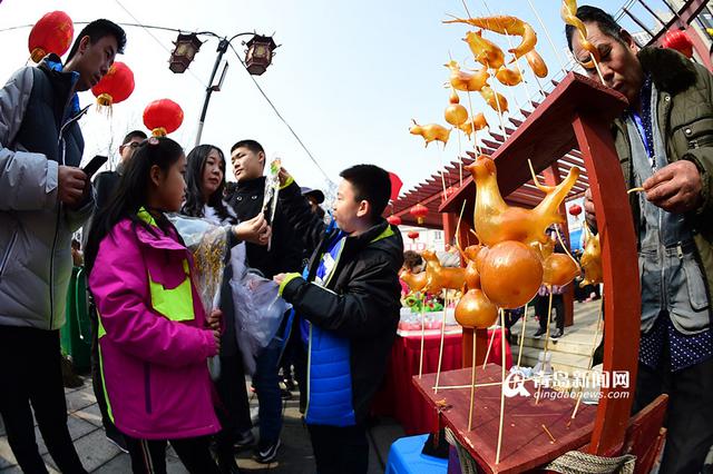 实拍糖球会的鸡年元素 鸡形发卡美美哒