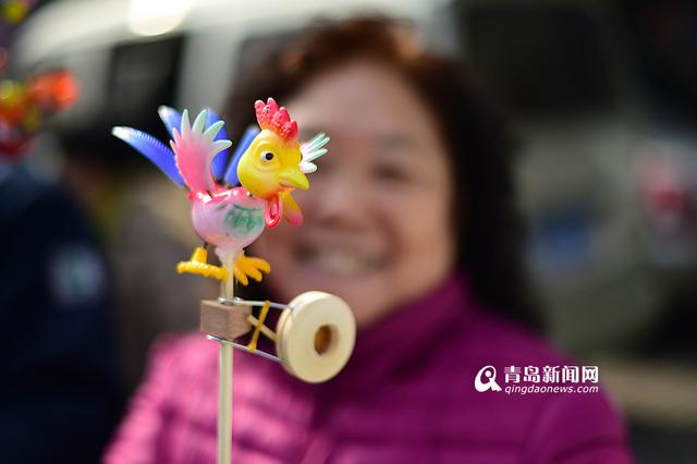 实拍糖球会的鸡年元素 鸡形发卡美美哒