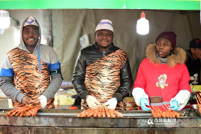 【新青年】非洲留学生可明：我在糖球会卖烤肉