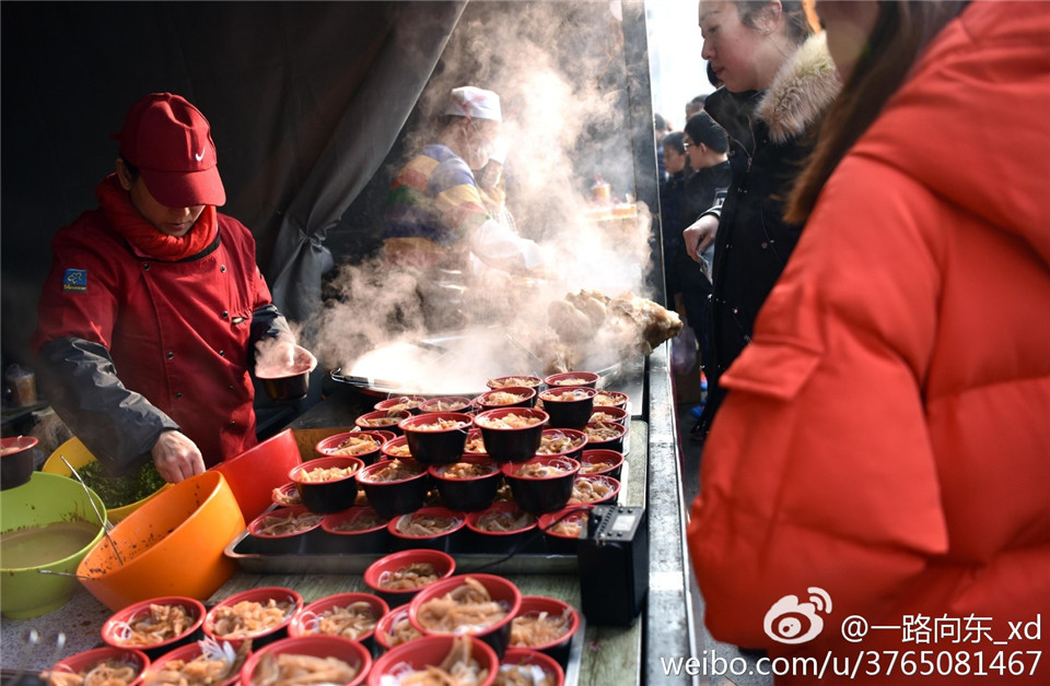 吃货的天堂！糖球会上花式美食让你大饱口福