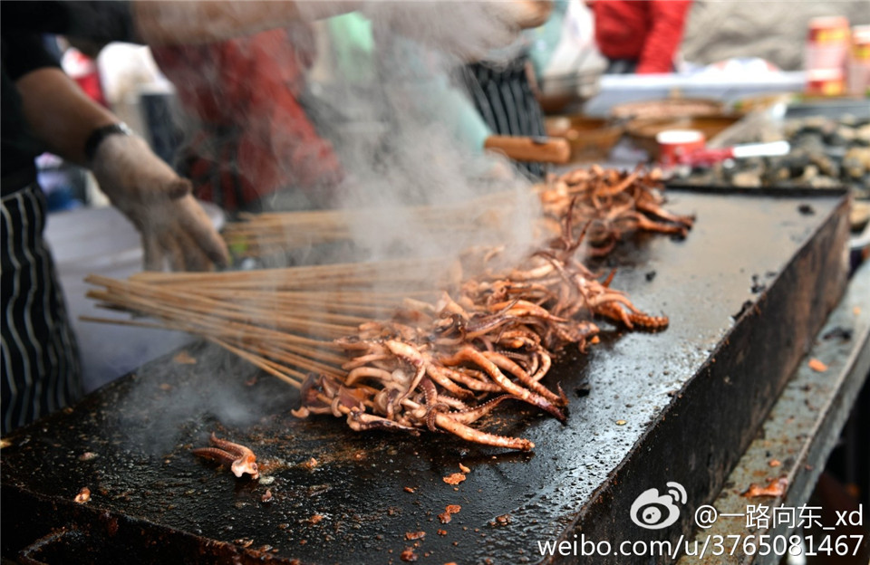 吃货的天堂！糖球会上花式美食让你大饱口福