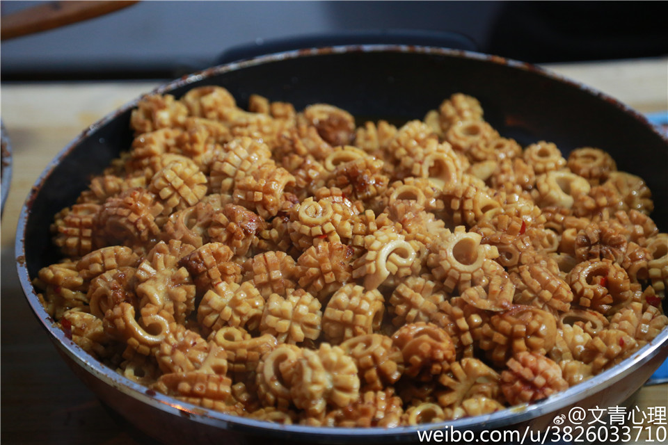 吃货的天堂！糖球会上花式美食让你大饱口福