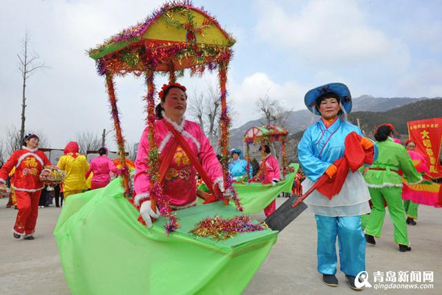 组图：传统闹元宵更带劲 高跷舞龙北宅嗨起来