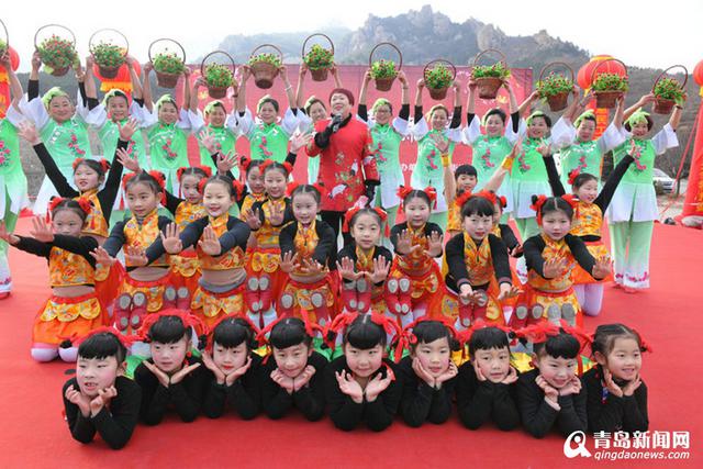 组图：传统闹元宵更带劲 高跷舞龙北宅嗨起来