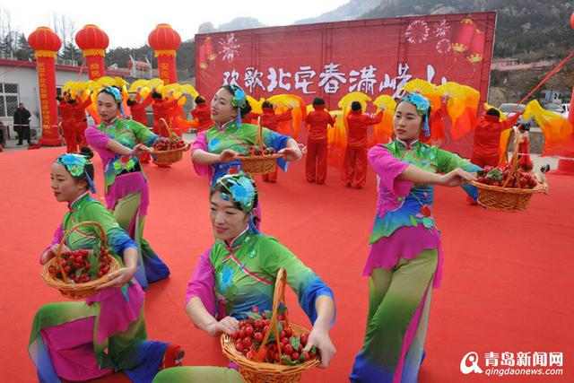 组图：传统闹元宵更带劲 高跷舞龙北宅嗨起来