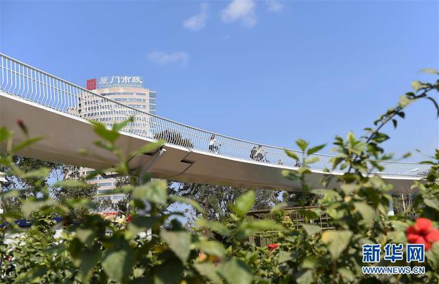 中国首条空中自行车道试运营中 全长7.6公里 中国首条空中自行车道试运营中 全长7.6公里