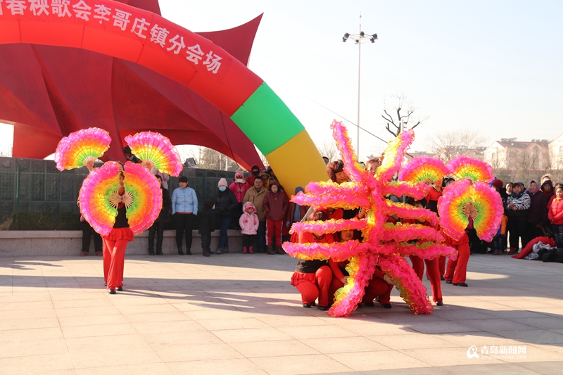 高清：扭秧歌跑毛驴划旱船 这里的元宵闹得嗨