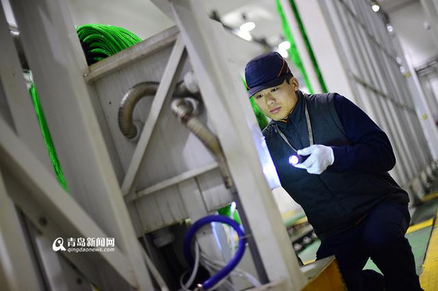 【青岛故事】地铁'搓澡工':我为3号线车辆洗澡