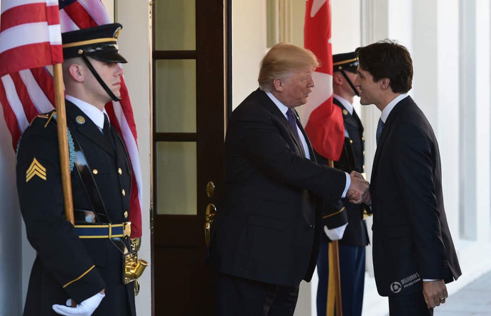 特朗普握手杀让安倍叫疼 终被加拿大总理反制