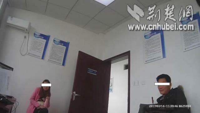 男子无证驾驶拘留所过情人节 女友：多关几天