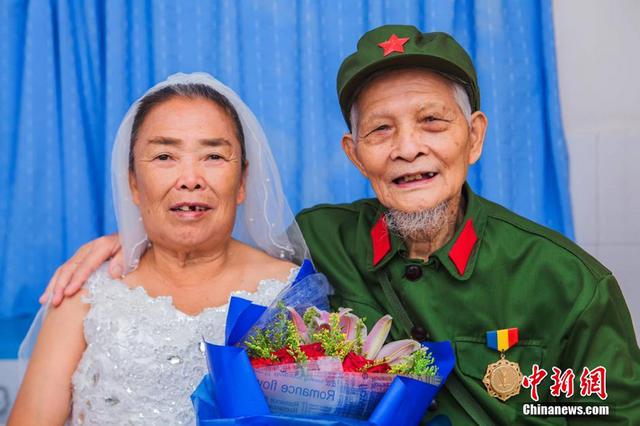 情人节来看他们花式秀恩爱