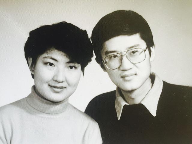 结婚22年 夫妻几乎每年都拍一张纪念照