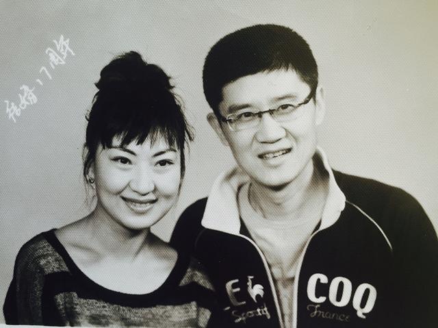 结婚22年 夫妻几乎每年都拍一张纪念照