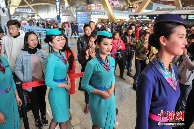 航空公司發佈新款制服 空姐將機場變