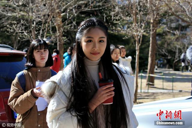 北影艺考复试 靓女鲜肉高颜值吸睛