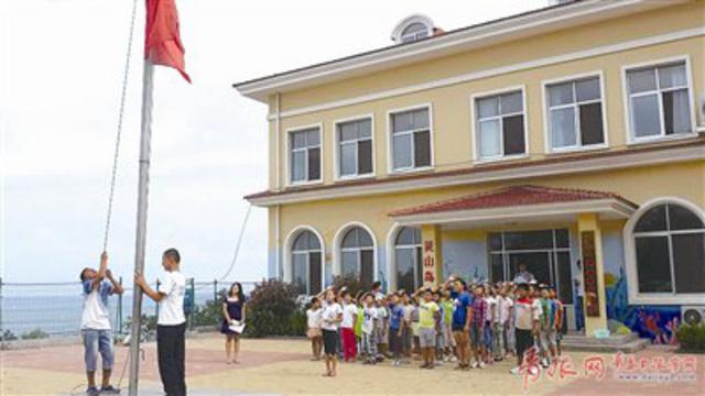 探访灵山岛小学教师张丽：既是老师又是妈妈