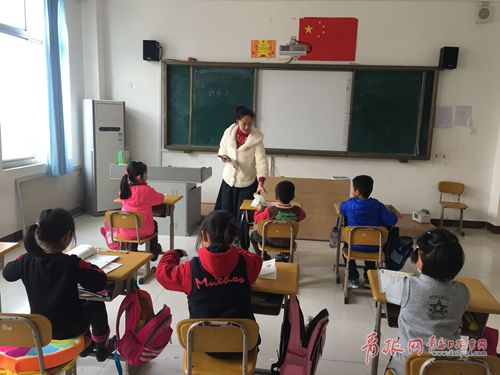 探访灵山岛小学教师张丽：既是老师又是妈妈