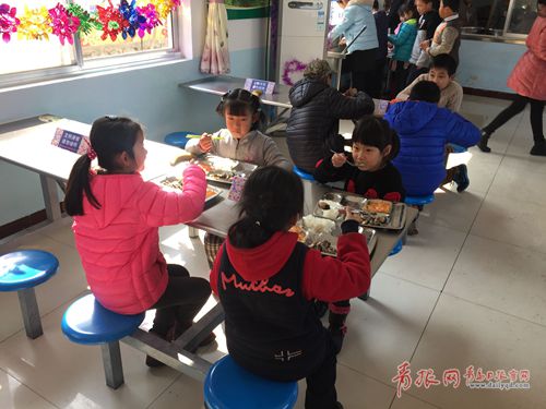 探访灵山岛小学教师张丽：既是老师又是妈妈