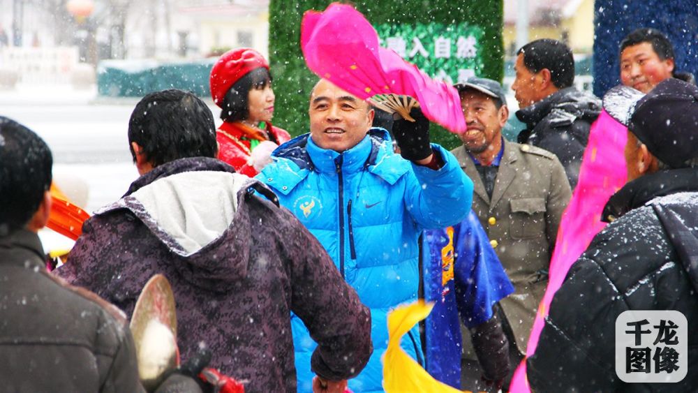 北京迎来2017年首场春雪 美翻你的朋友圈(图)