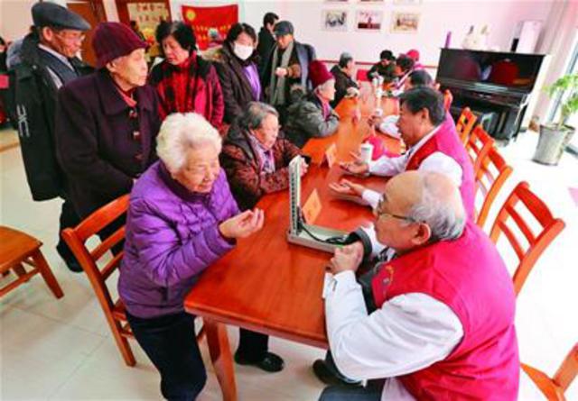 青岛医养结合走在全国前列 已实现家门口养老 青岛医养结合走在全国前列 已实现家门口养老