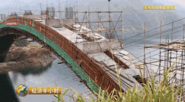 湖南贫困县5年修不通63公里路 央视:简直打脸