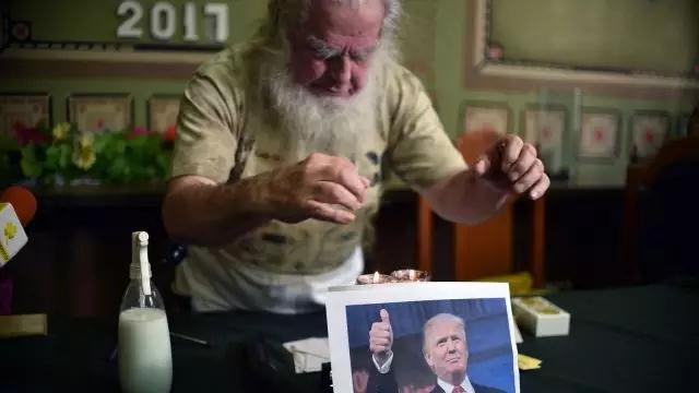 全球巫师集体施法诅咒特朗普:不赶走他誓不休 全球巫师集体施法诅咒特朗普:不赶走他誓不休