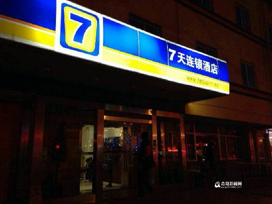 突发：7天连锁酒店电梯坠落酿惨剧 两人死亡