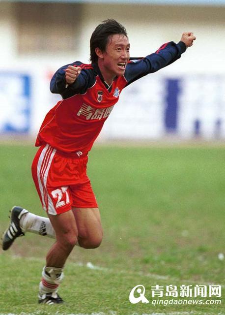 追风少年成往事 青岛足球旗帜曲波宣布退役
