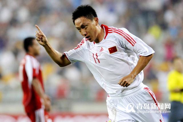 追风少年成往事 青岛足球旗帜曲波宣布退役