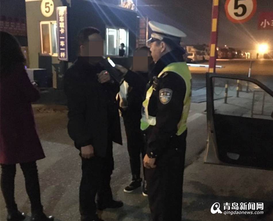 交警一晚查112名酒司机 一名司机生日宴后被查