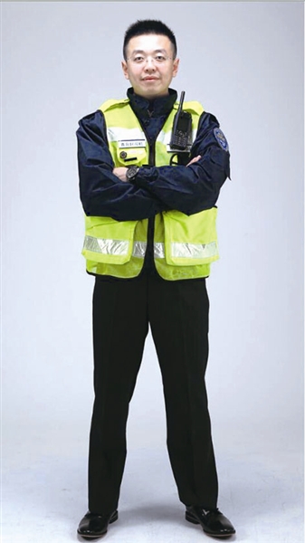 从50后到00后 青岛志愿者传承雷锋精神