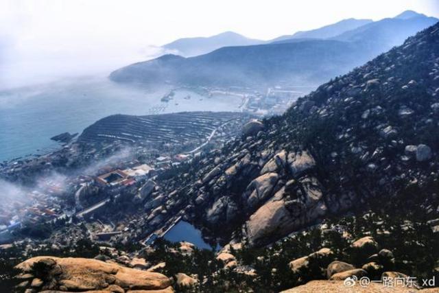 海上名山第一,云雾缭绕,这里是青岛崂山,怎一个美字了得。 海上名山第一,云雾缭绕,这里是青岛崂山,怎一个美字了得。