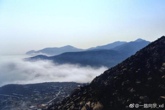 海上名山第一,云雾缭绕,这里是青岛崂山,怎一个美字了得。 海上名山第一,云雾缭绕,这里是青岛崂山,怎一个美字了得。