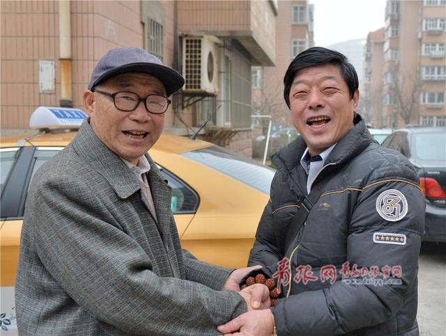 暖男 张继科委托父母上门陪伴空巢老人 暖男 张继科委托父母上门陪伴空巢老人