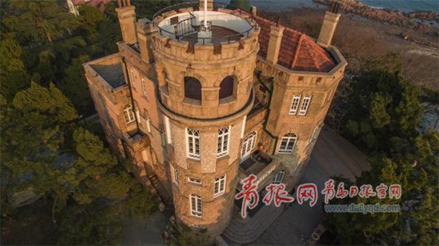 航拍八大关花石楼 肃穆优雅风景独特