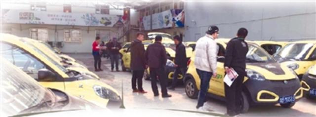 开辆租来的电动车：岛城街上成一景