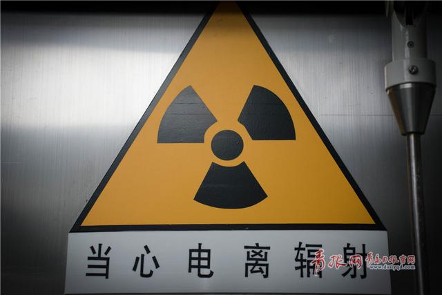 致敬青岛“铅衣人”：每天与辐射相守(组图)