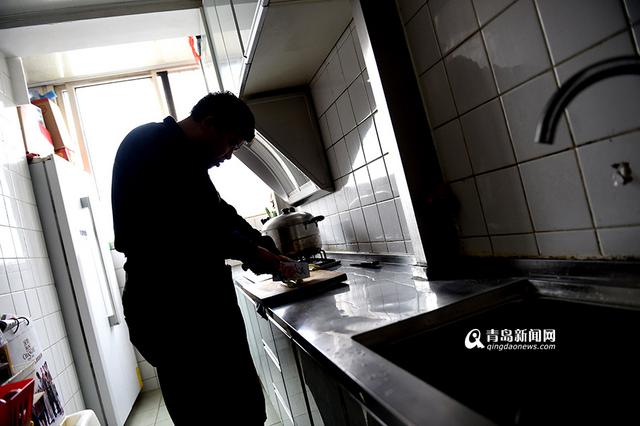 【青岛故事】爱刺绣的大师傅 未完作品值60万